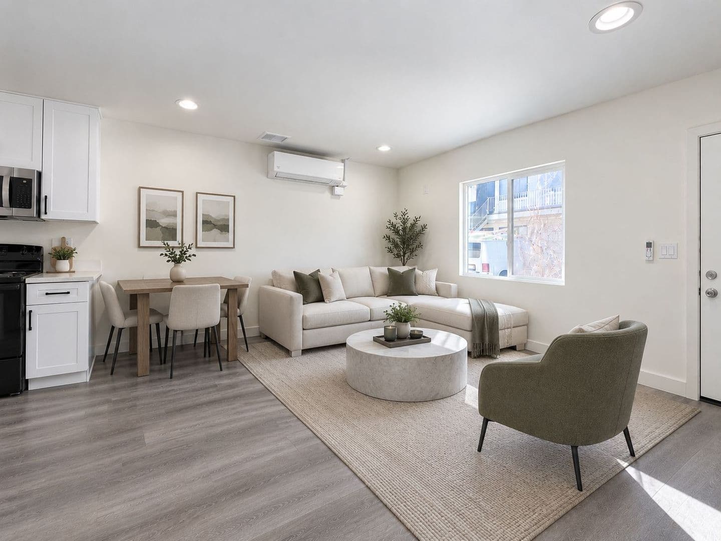 Panorama City Apartment: 14662 Rayen St