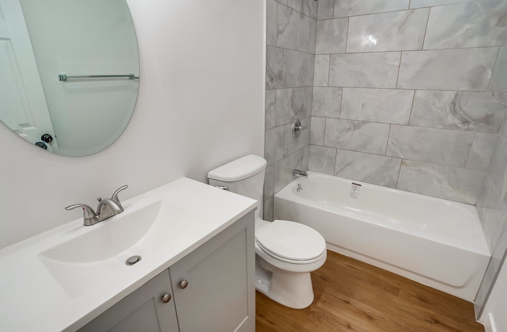 Van Nuys Apartment: 14227 Gilmore St