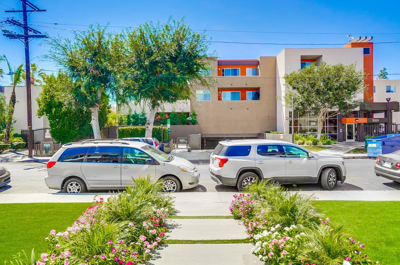 Valley Village Apartment: 5312 - 5320 Corteen Pl