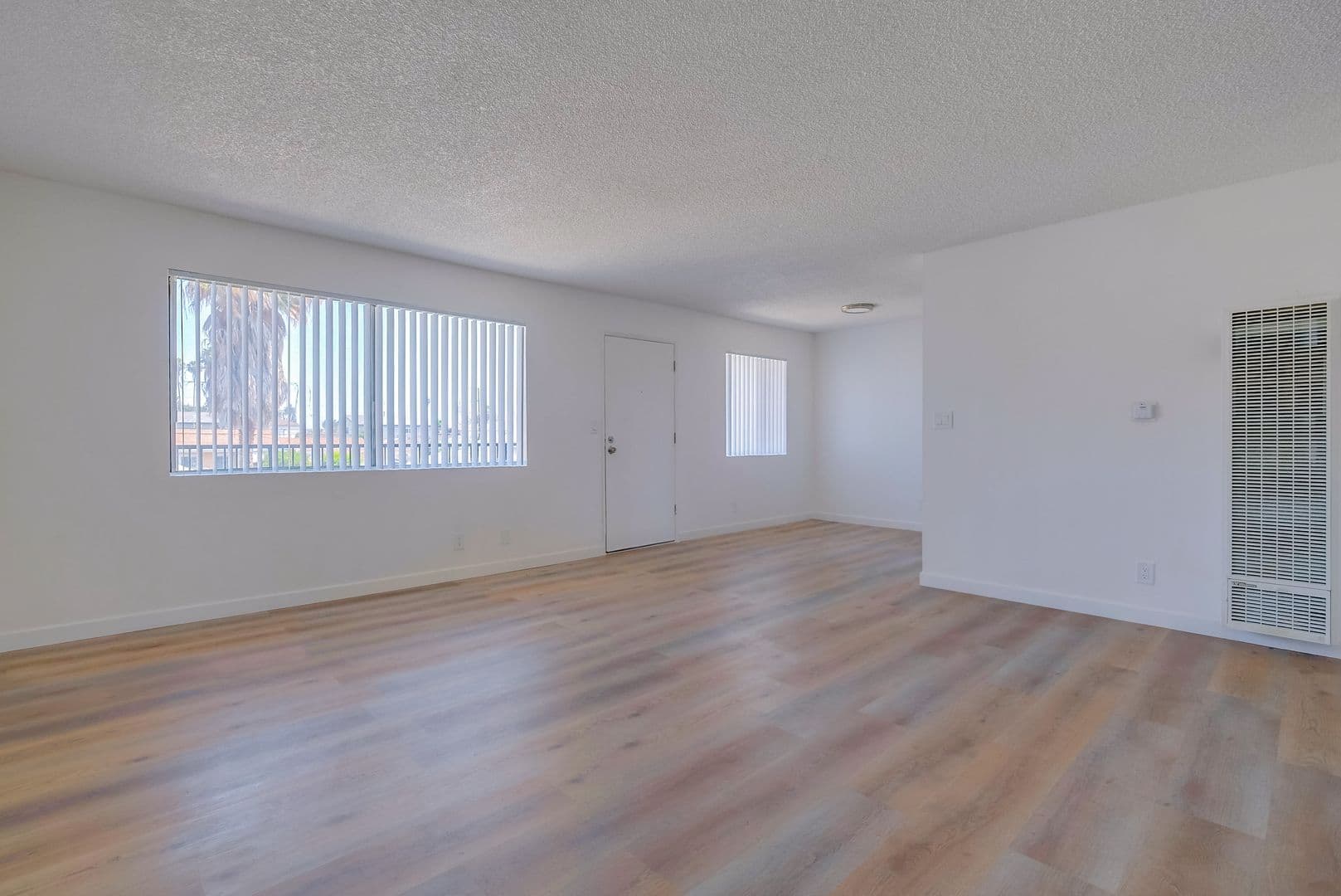 Los Angeles Apartment: 6308 Brynhurst Ave