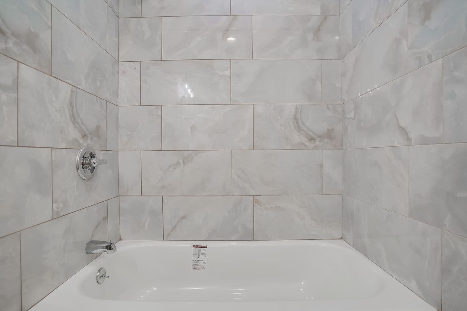 Van Nuys Apartment: 14227 Gilmore St