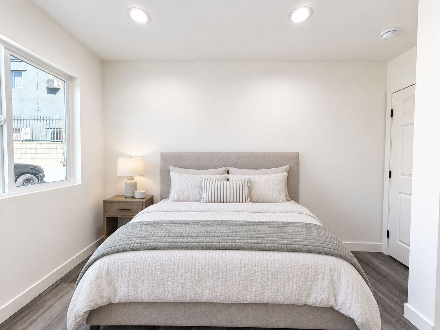 Panorama City Apartment: 14662 Rayen St