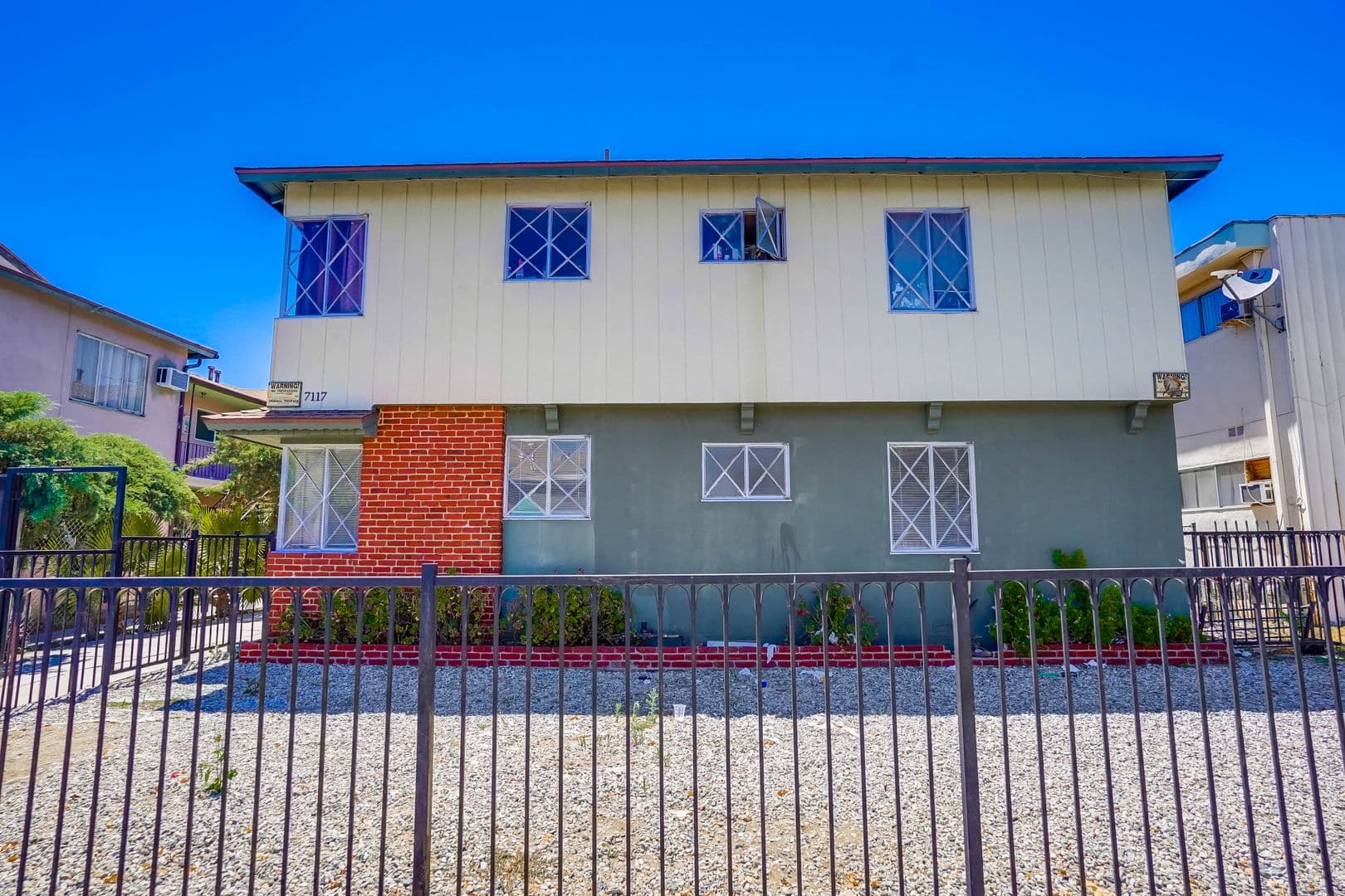North Hollywood Apartment: 7117 Fulton Ave