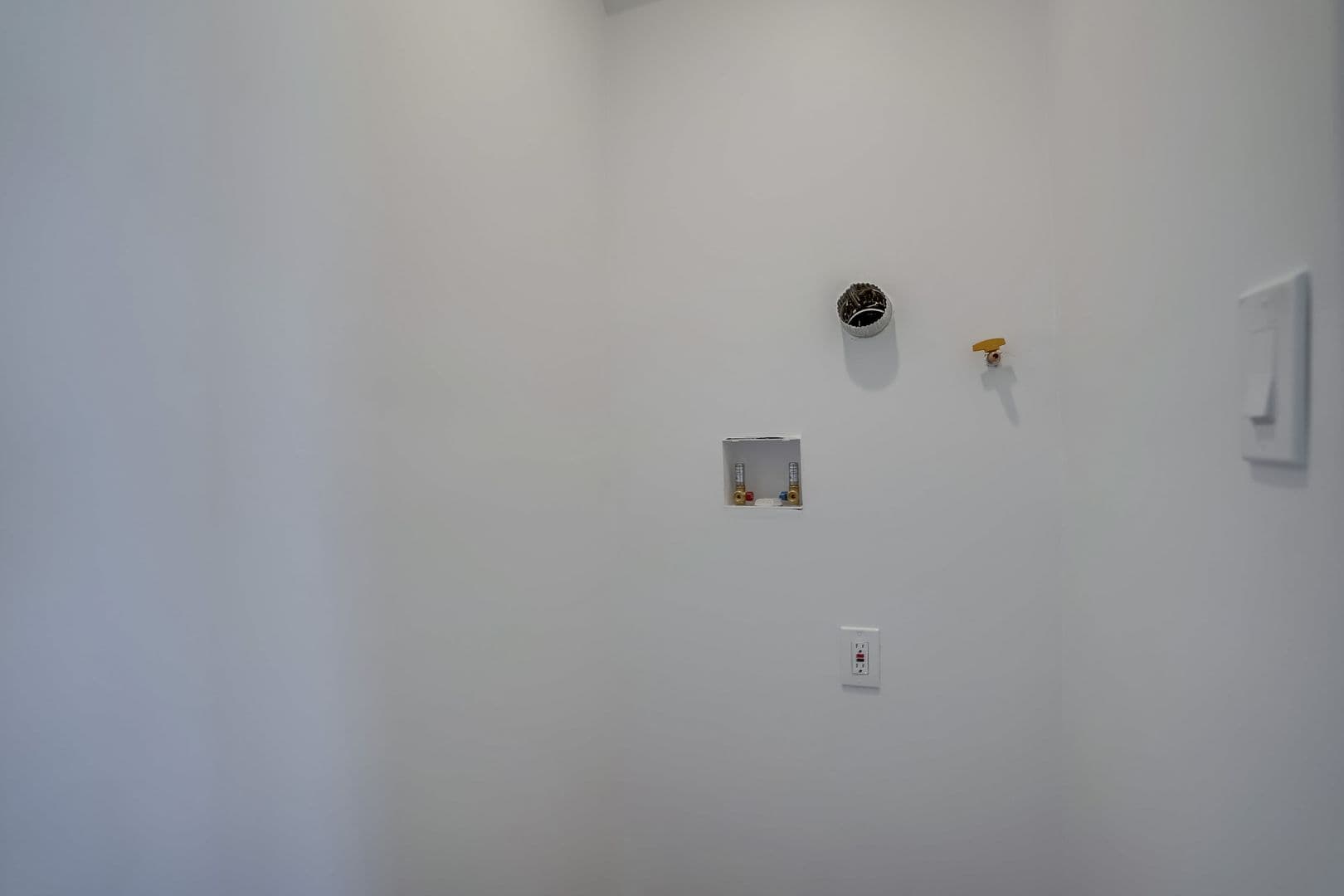 Valley Village Apartment: 12535 Burbank Blvd
