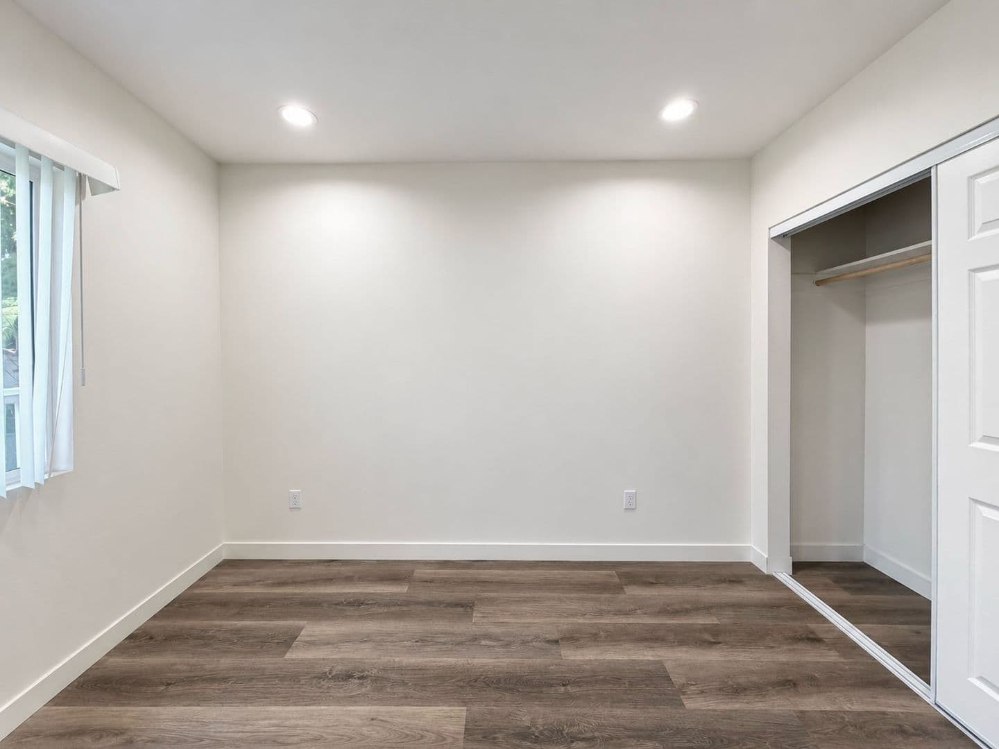 Van Nuys Apartment: 14108 Gilmore St