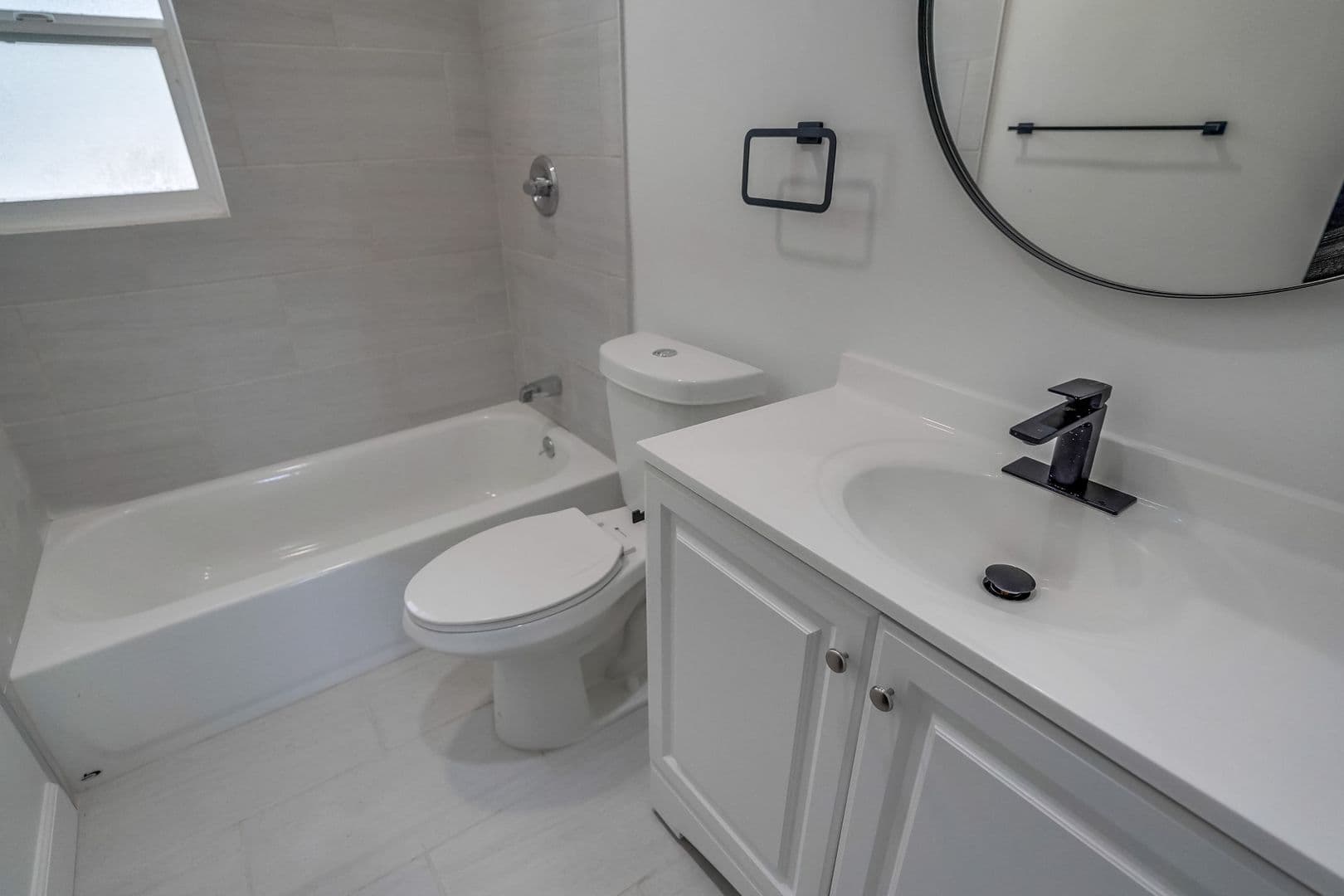 North Hollywood Apartment: 11731 Kittridge St