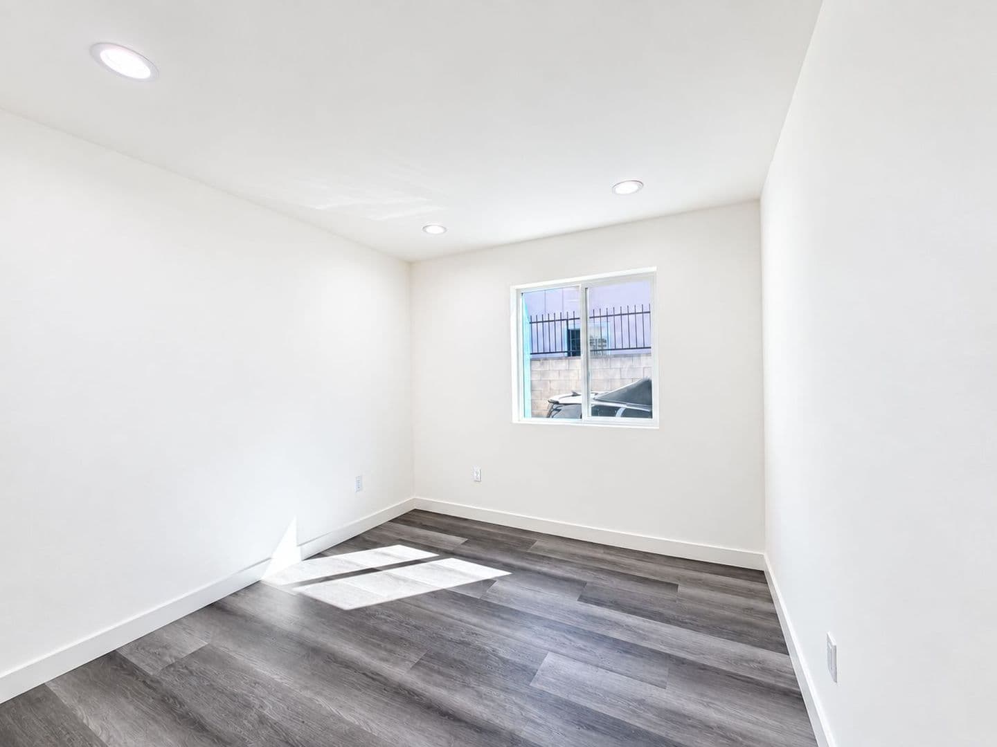 Panorama City Apartment: 14662 Rayen St