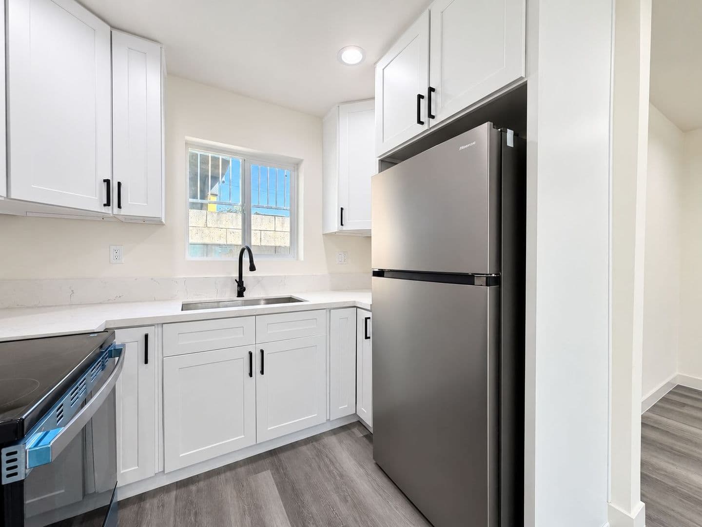 Panorama City Apartment: 14662 Rayen St