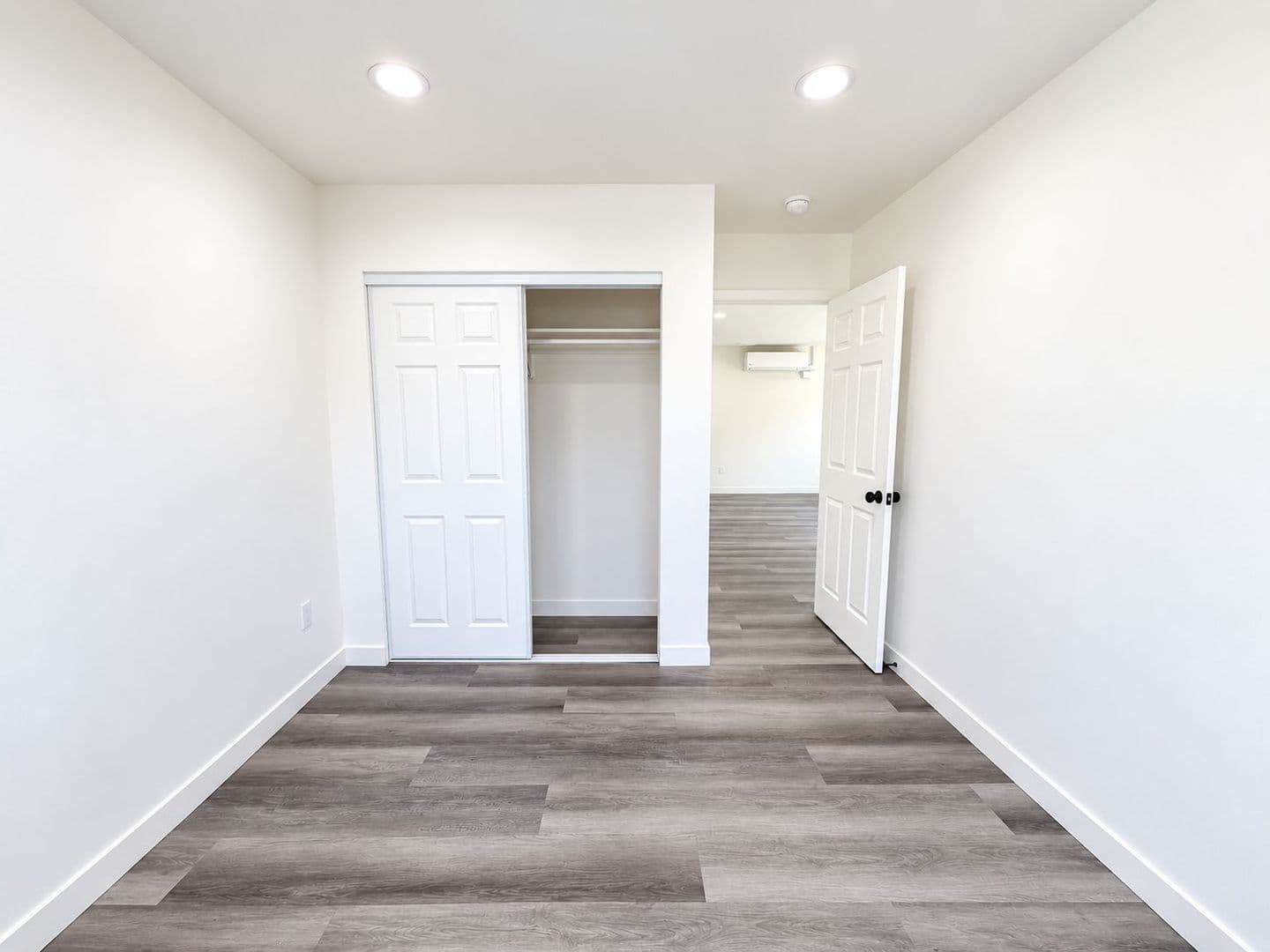 Panorama City Apartment: 14662 Rayen St