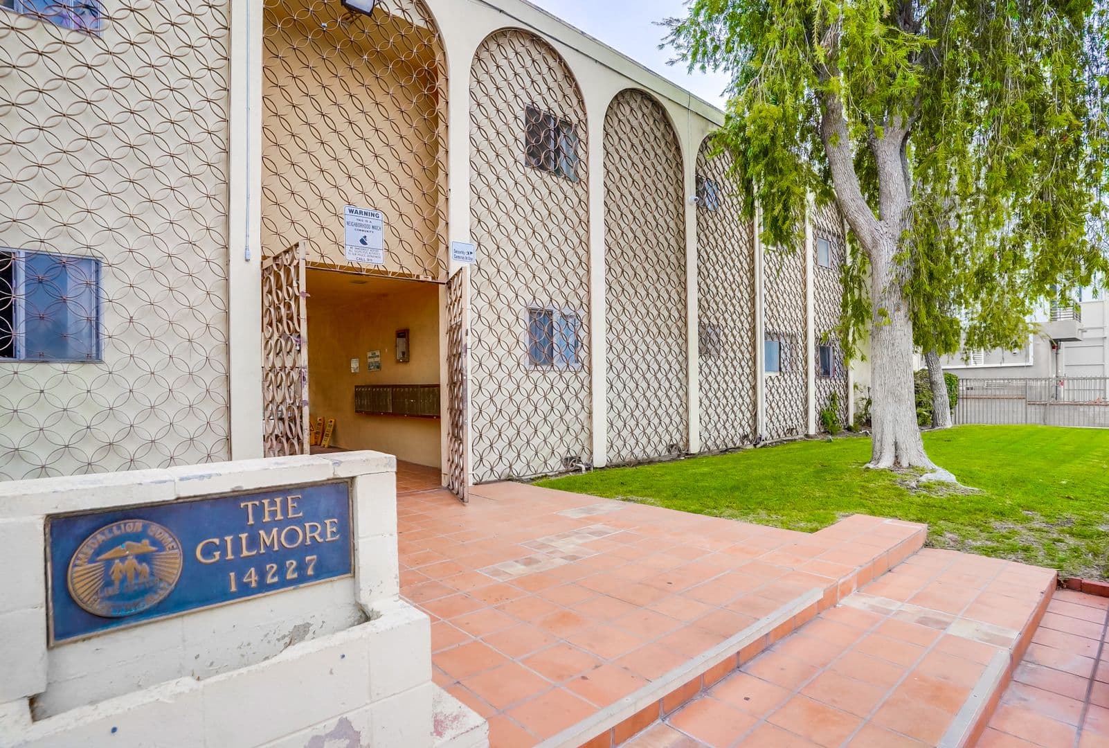 Van Nuys Apartment: 14227 Gilmore St