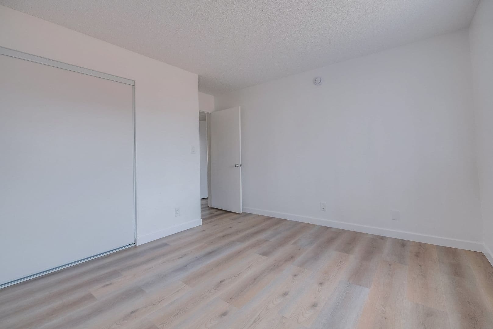Los Angeles Apartment: 6308 Brynhurst Ave