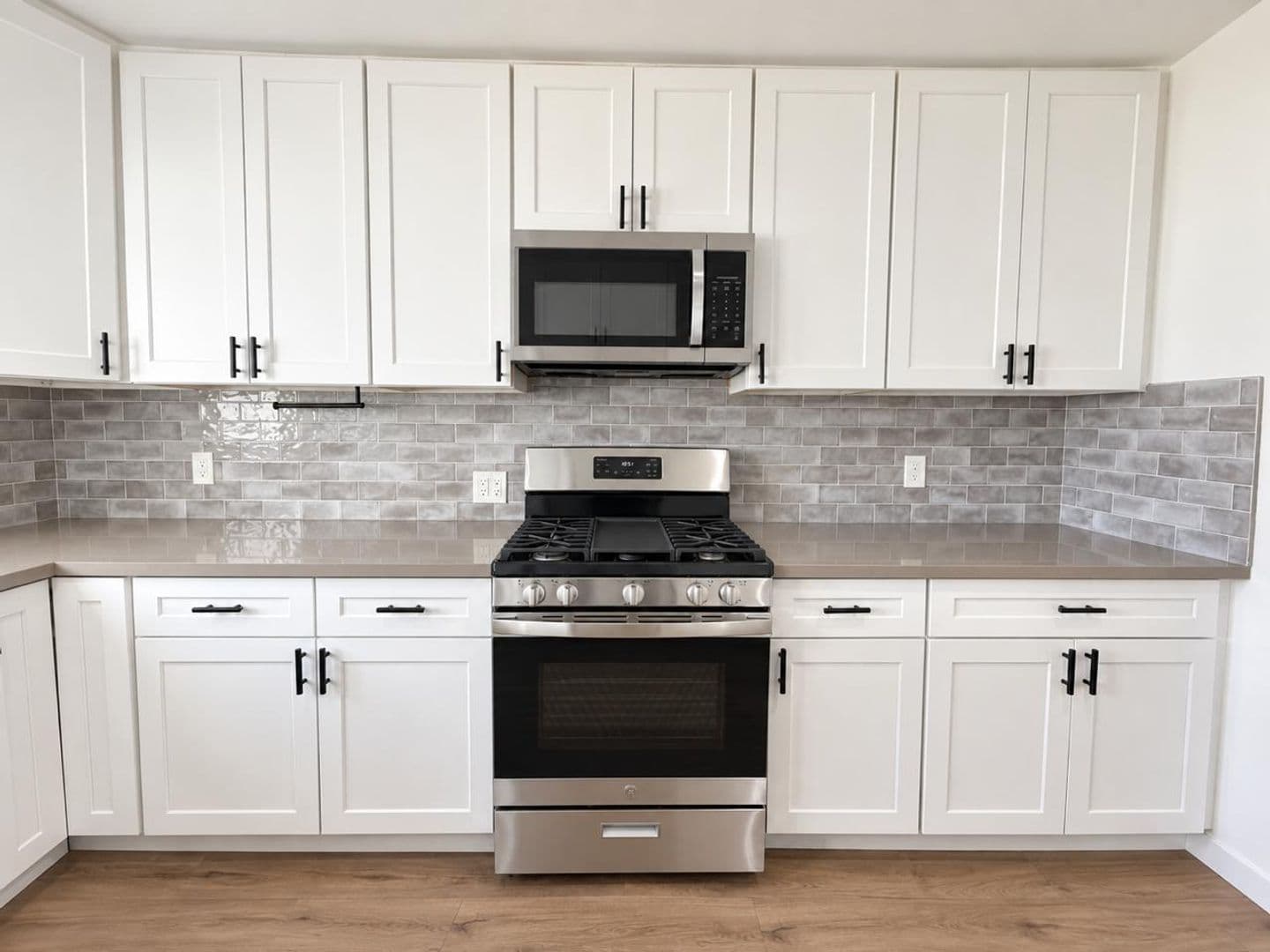 Valley Village Apartment: 5330 Whitsett Ave