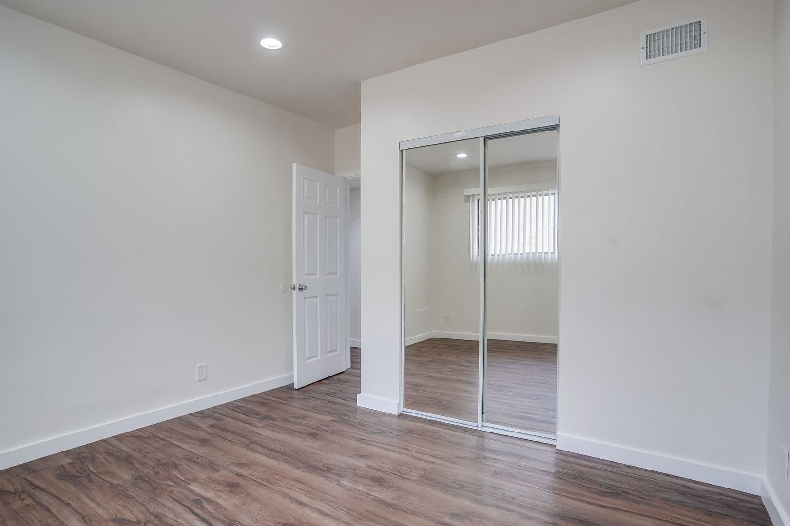 Valley Village Apartment: 5312 - 5320 Corteen Pl