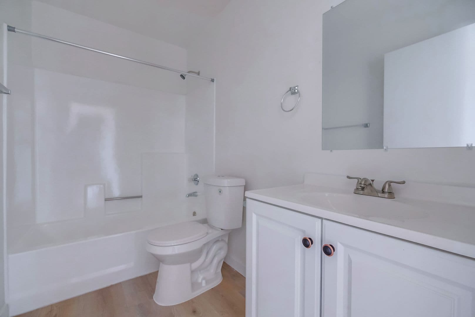 Los Angeles Apartment: 6308 Brynhurst Ave