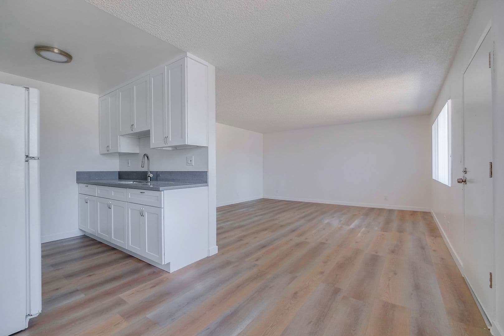 Los Angeles Apartment: 6308 Brynhurst Ave