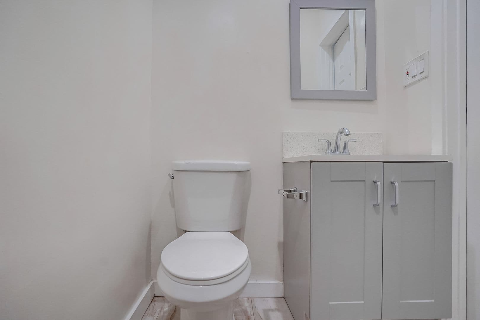 Valley Village Apartment: 5312 - 5320 Corteen Pl