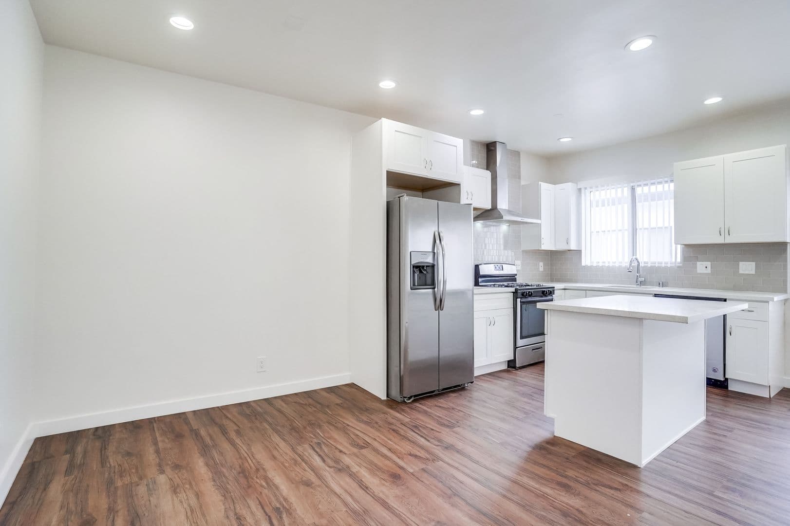 Valley Village Apartment: 5312 - 5320 Corteen Pl