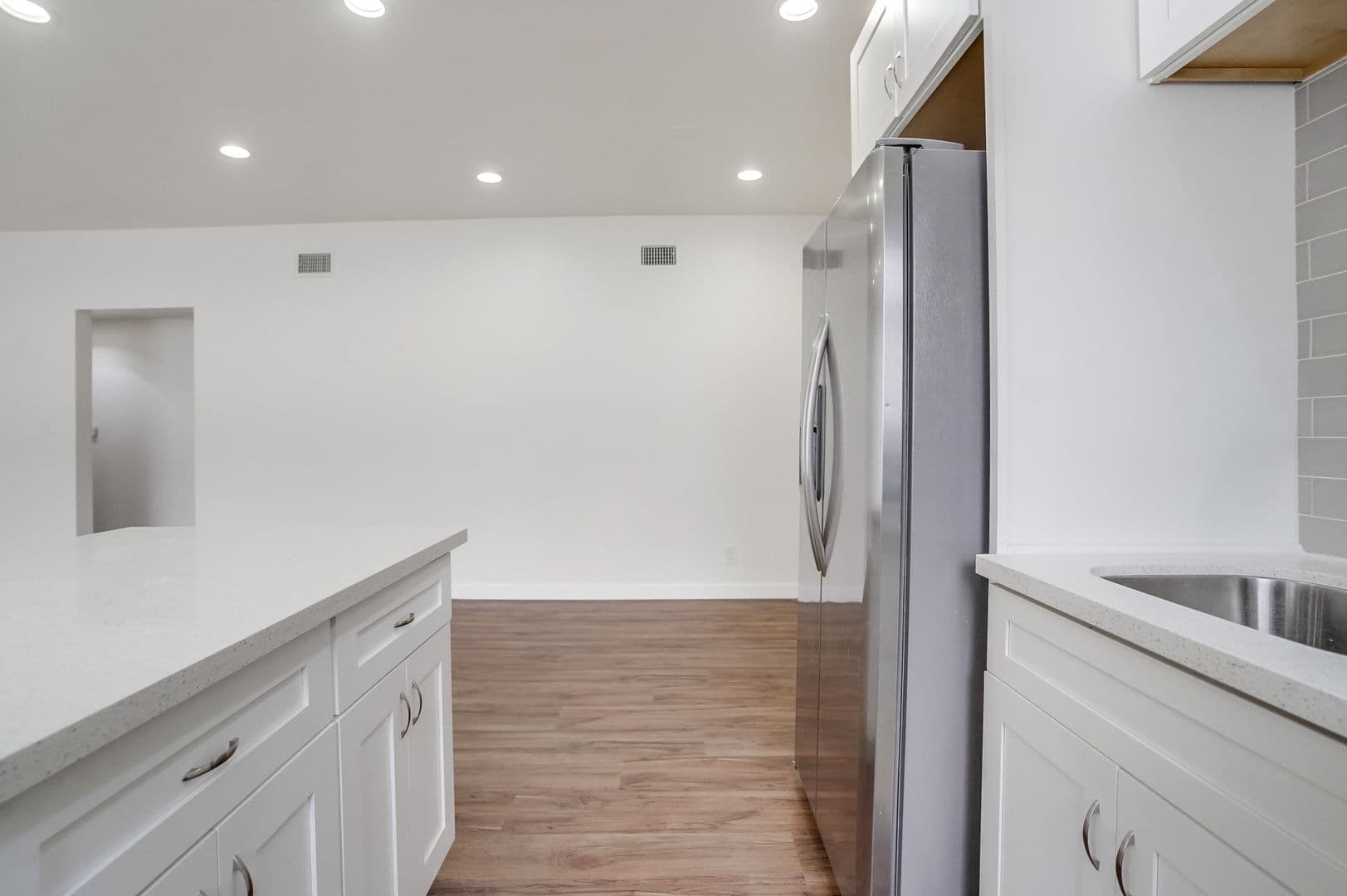 Valley Village Apartment: 5312 - 5320 Corteen Pl