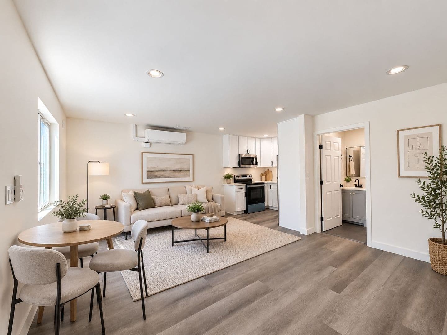 Panorama City Apartment: 14662 Rayen St