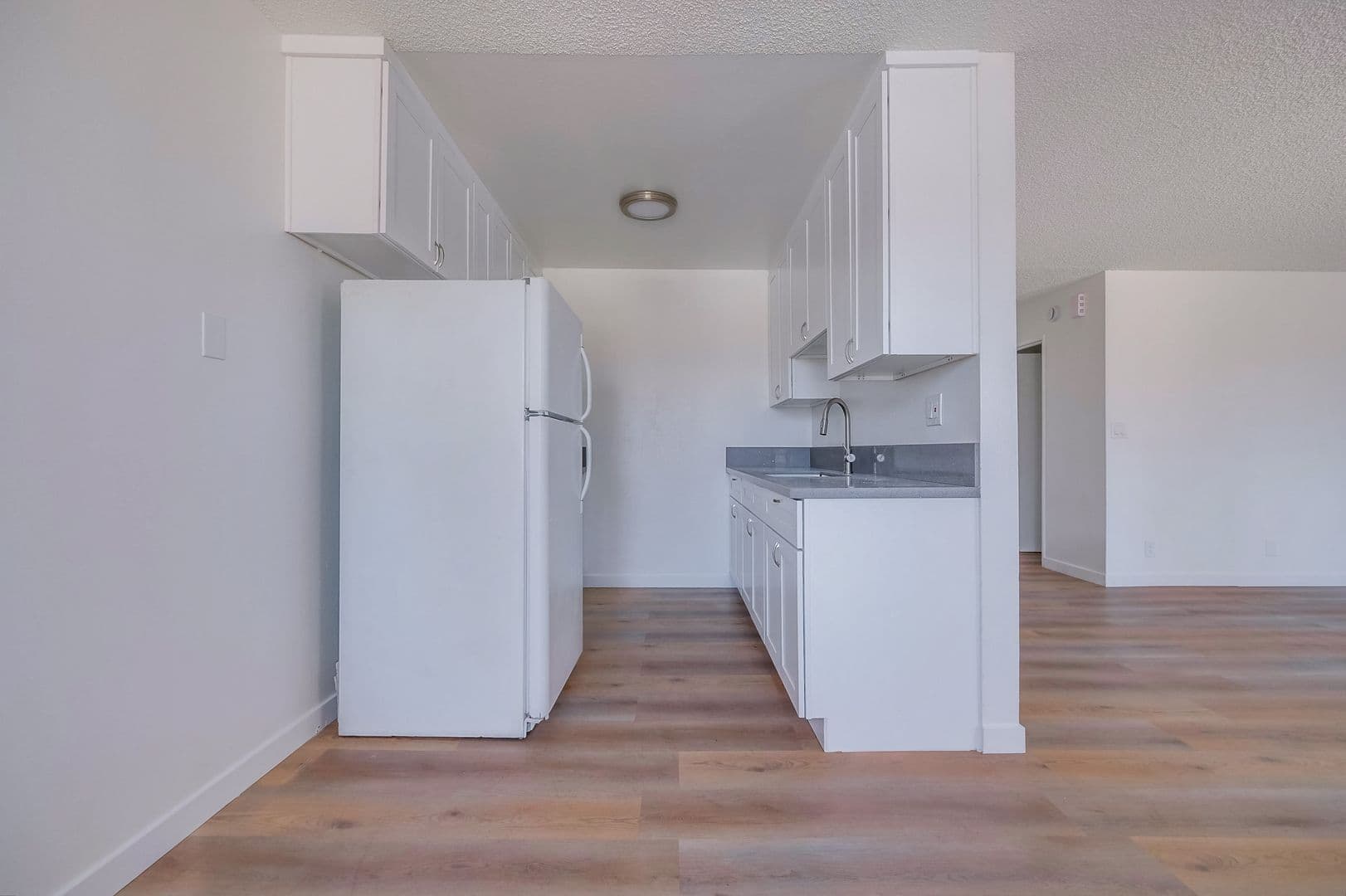 Los Angeles Apartment: 6308 Brynhurst Ave