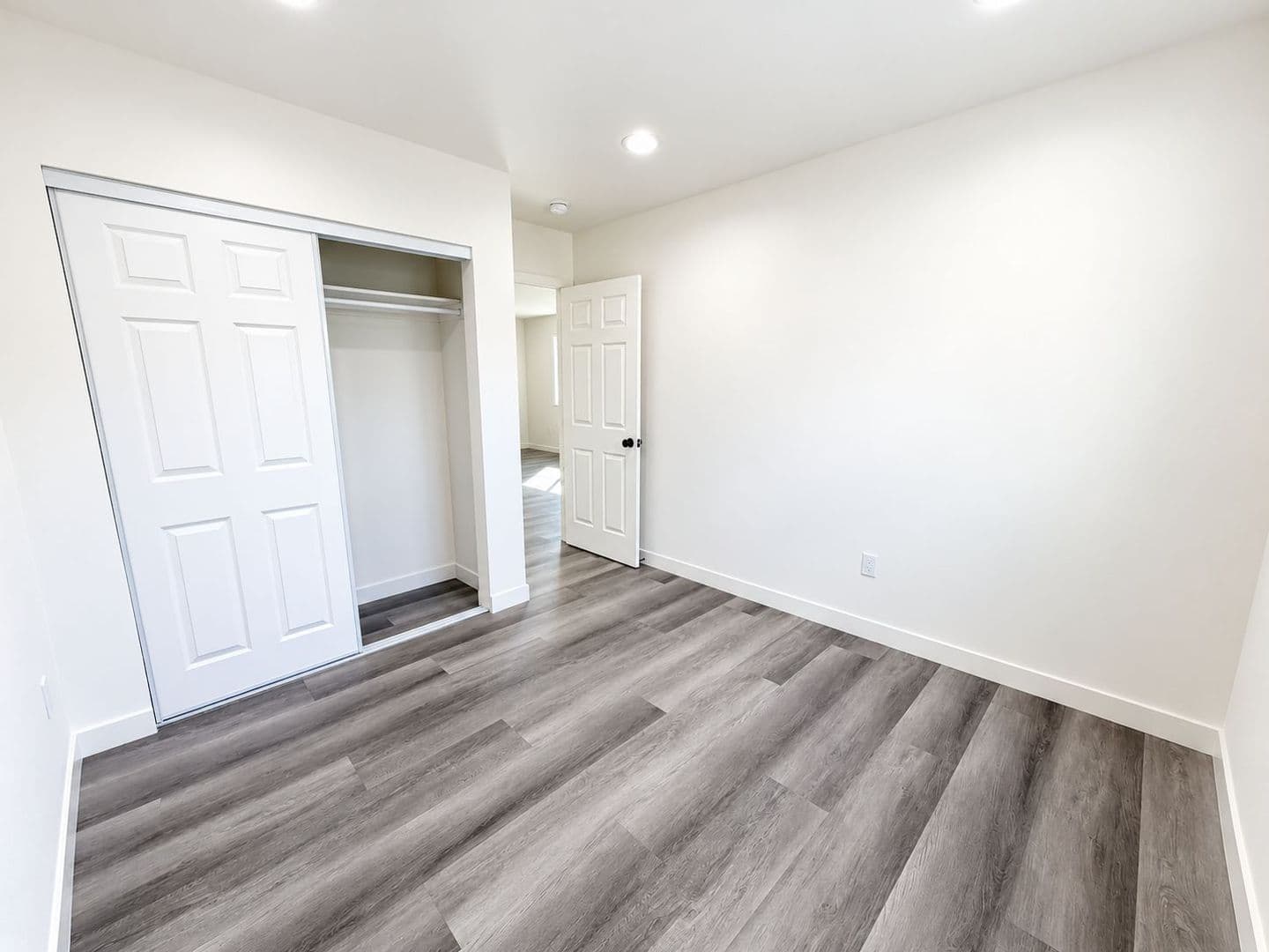 Panorama City Apartment: 14662 Rayen St