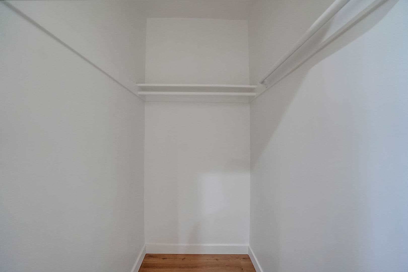 Valley Village Apartment: 12535 Burbank Blvd