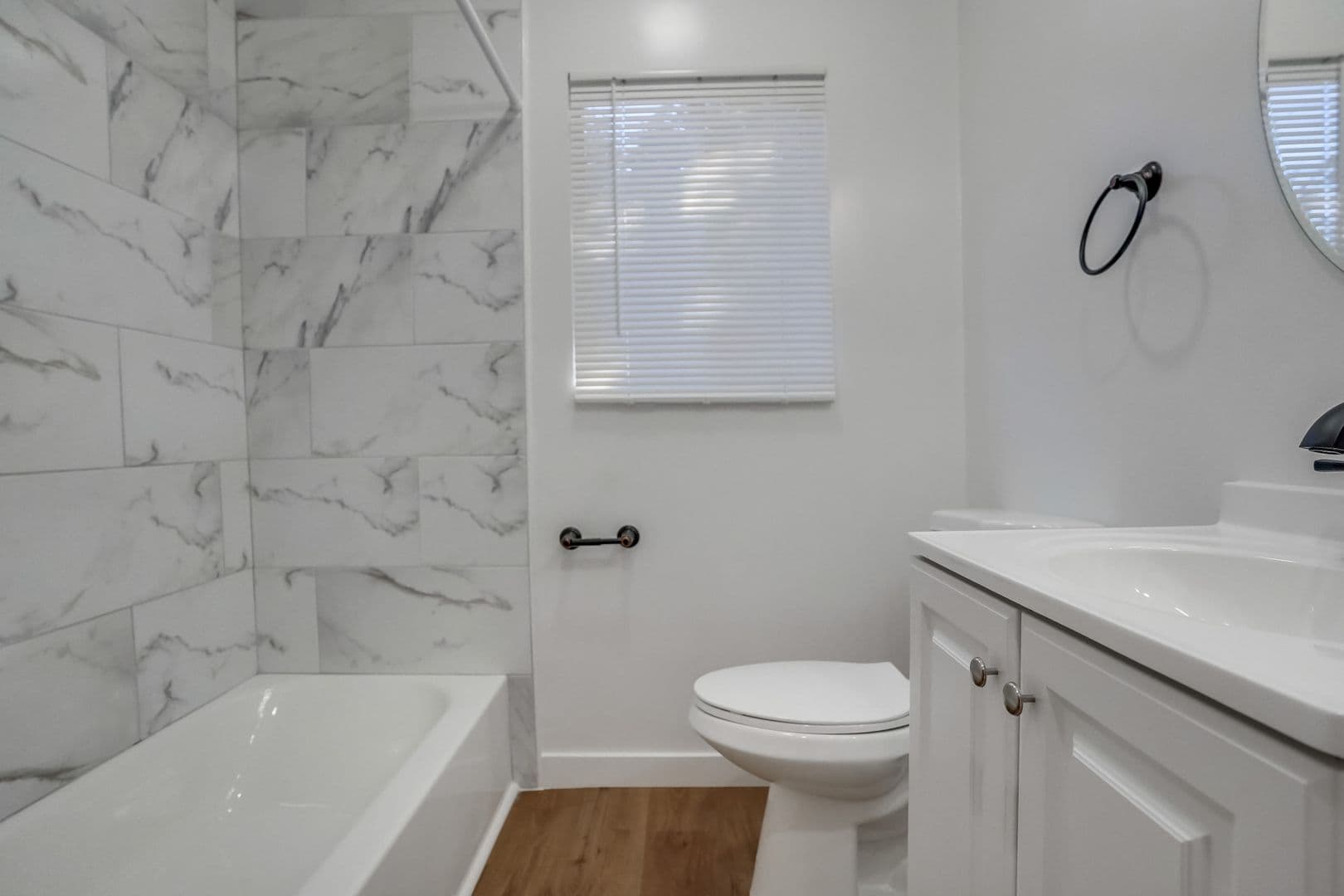 Valley Village Apartment: 12535 Burbank Blvd