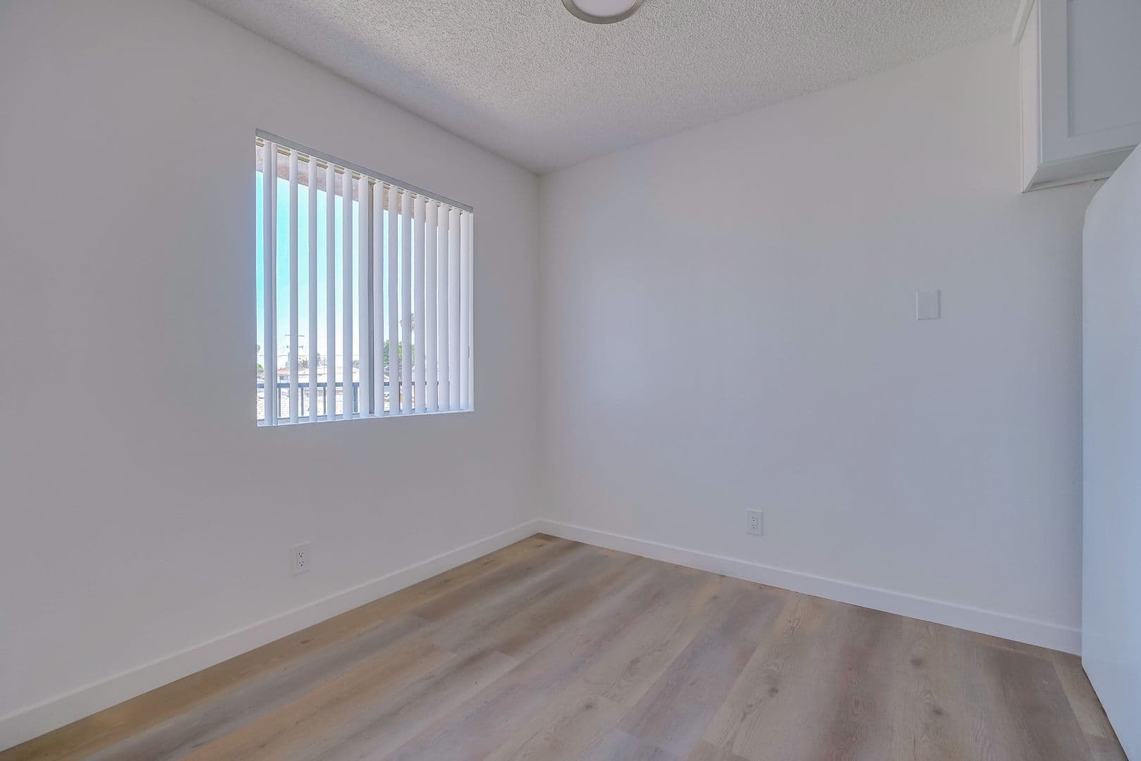 Los Angeles Apartment: 6308 Brynhurst Ave