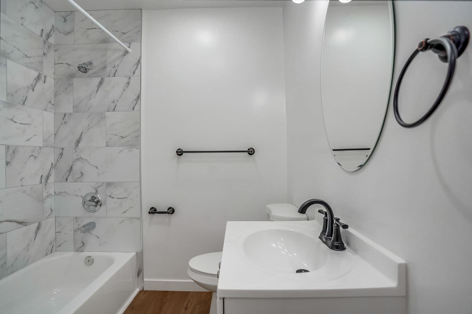 Valley Village Apartment: 12535 Burbank Blvd