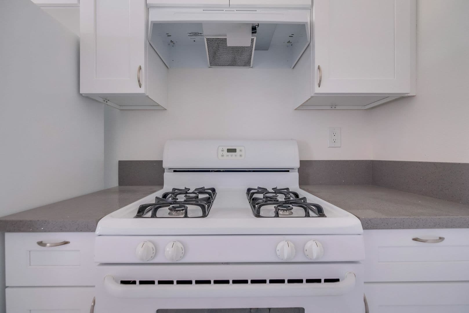 Los Angeles Apartment: 6308 Brynhurst Ave