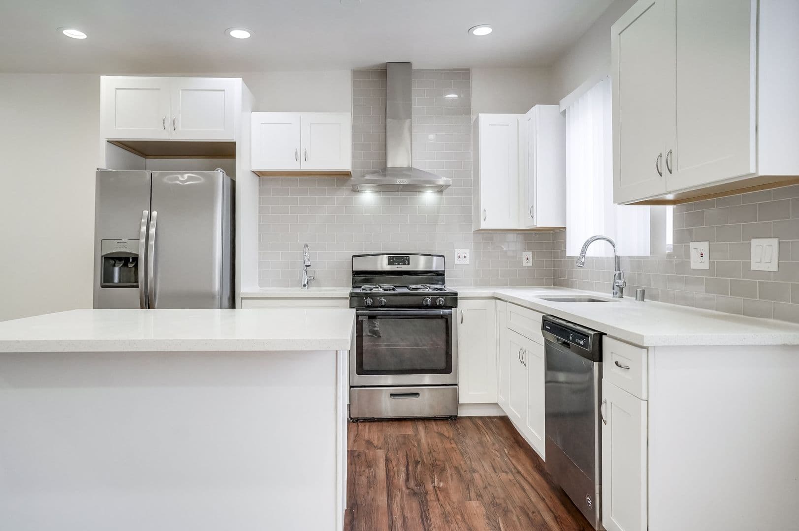 Valley Village Apartment: 5312 - 5320 Corteen Pl