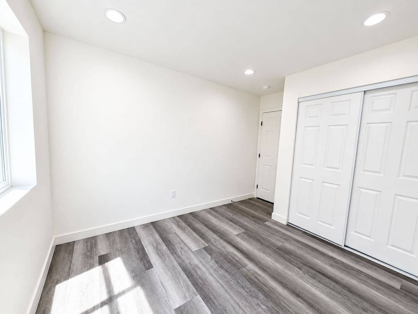 Panorama City Apartment: 14662 Rayen St