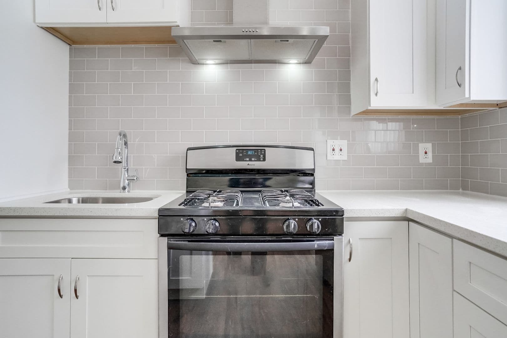 Valley Village Apartment: 5312 - 5320 Corteen Pl