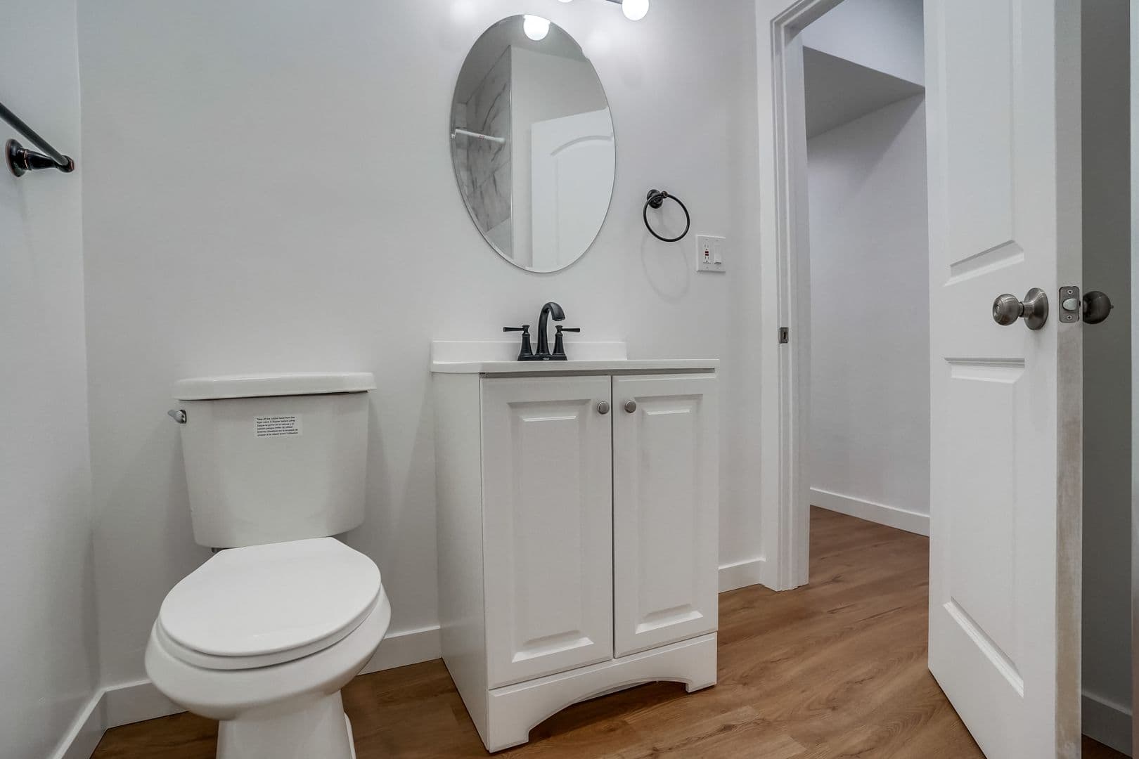 Valley Village Apartment: 12535 Burbank Blvd
