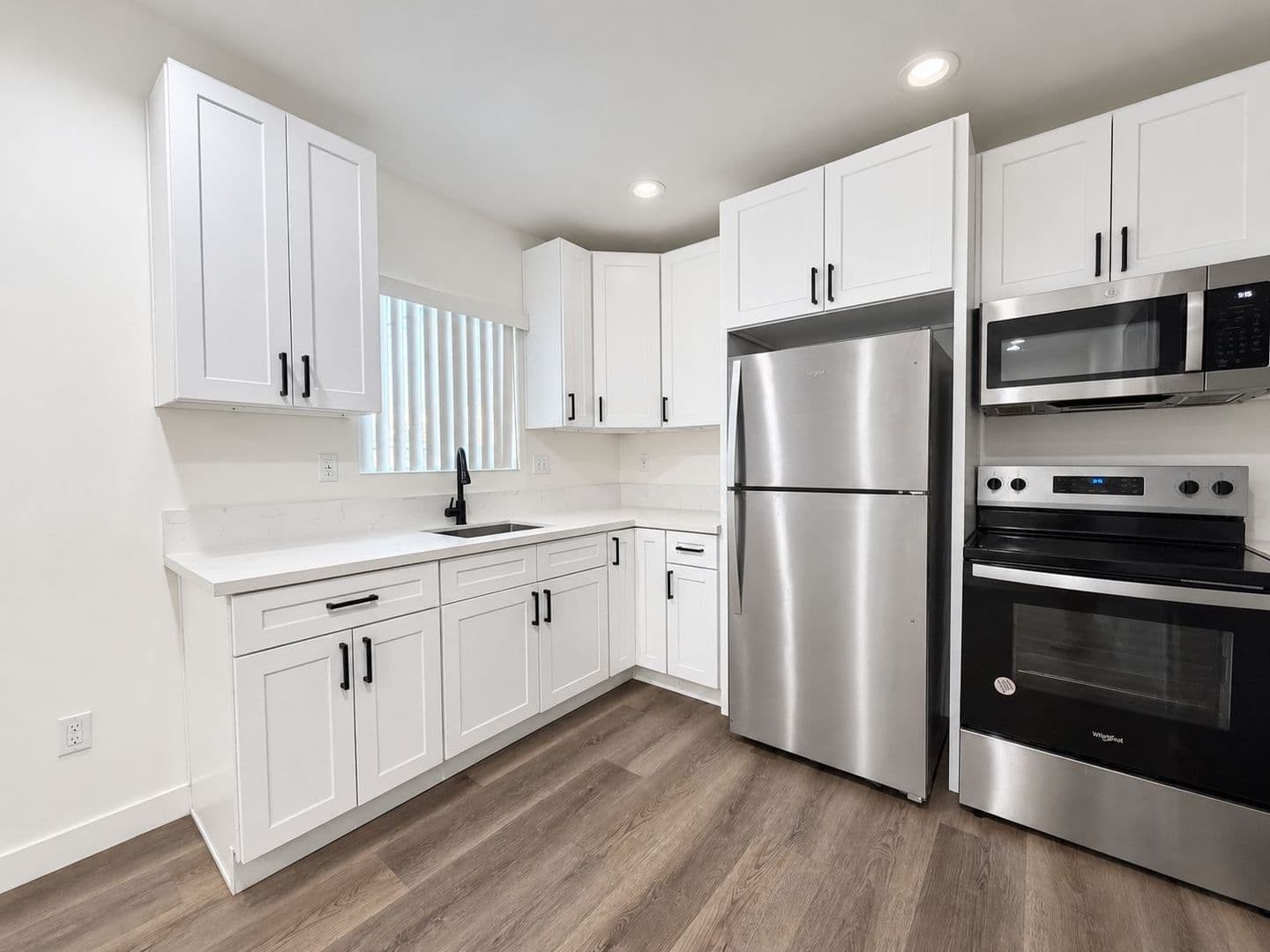 Van Nuys Apartment: 14108 Gilmore St