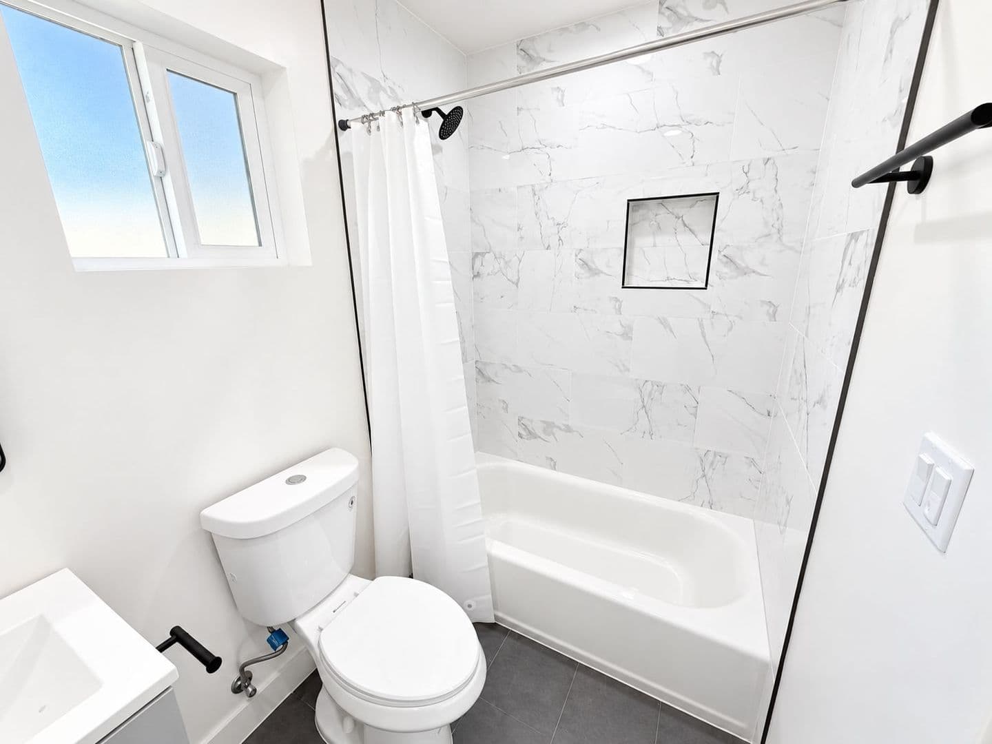 Panorama City Apartment: 14662 Rayen St