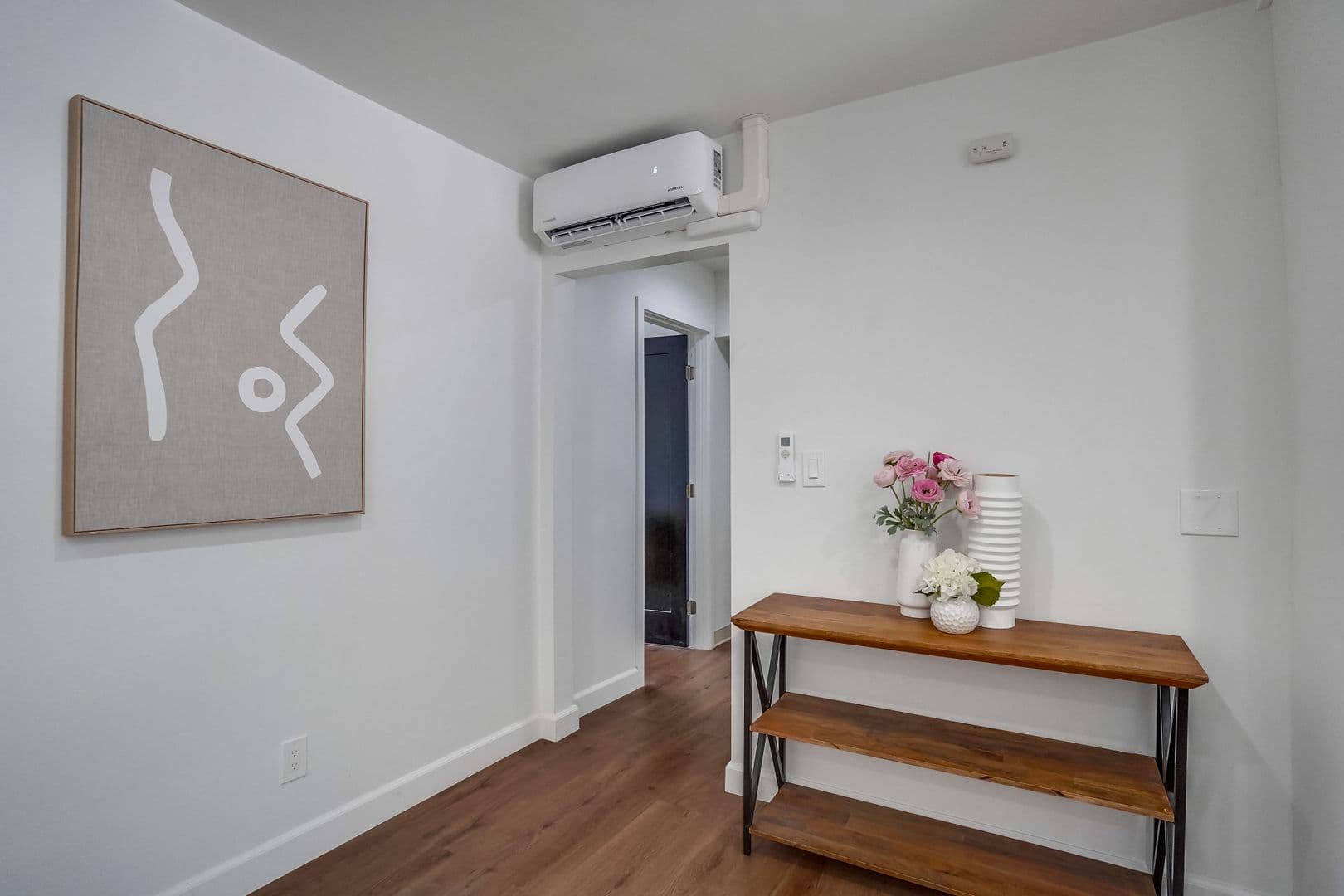 North Hollywood Apartment: 11731 Kittridge St