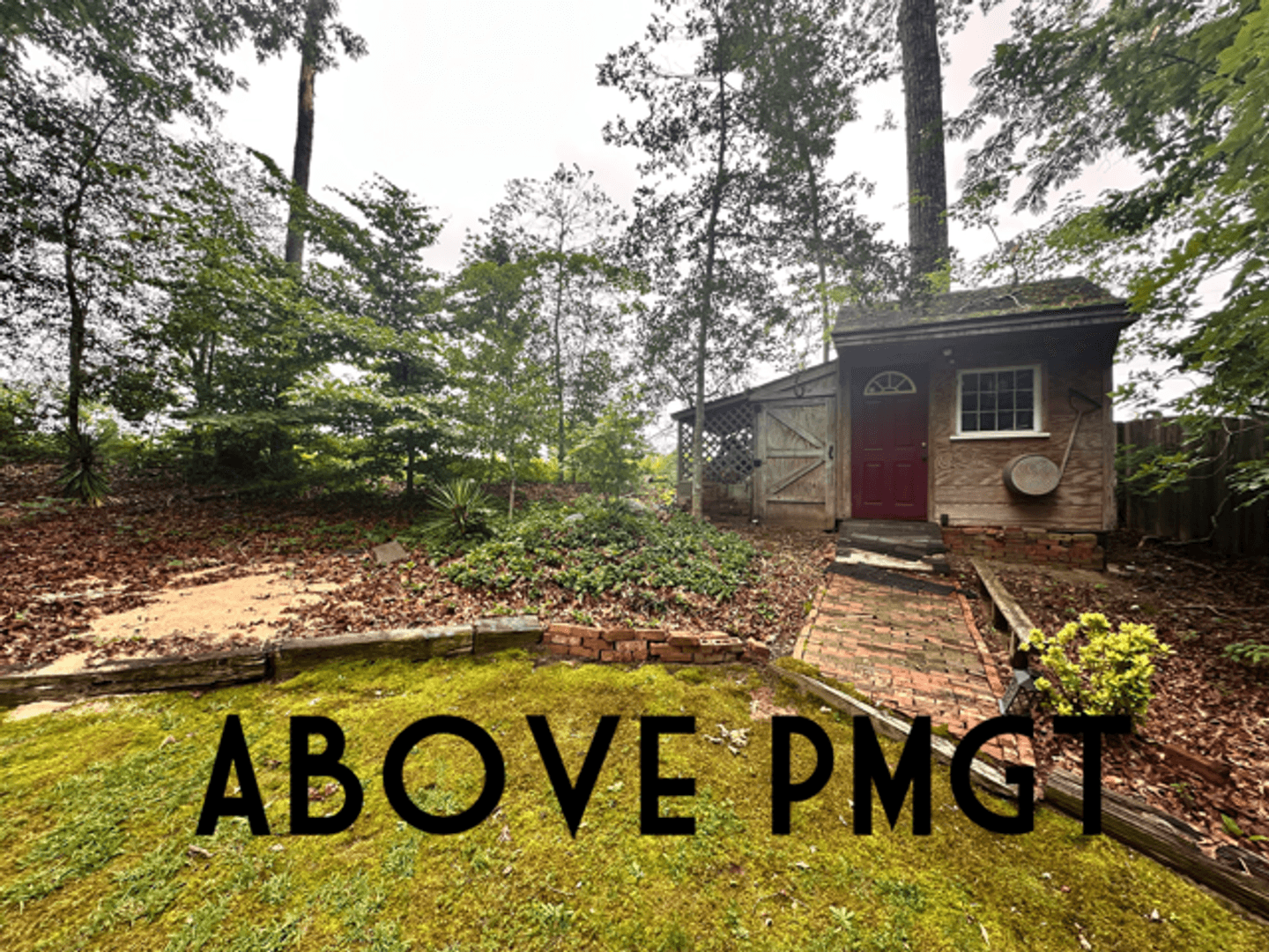 Easley House: 126 Lakeshore Dr