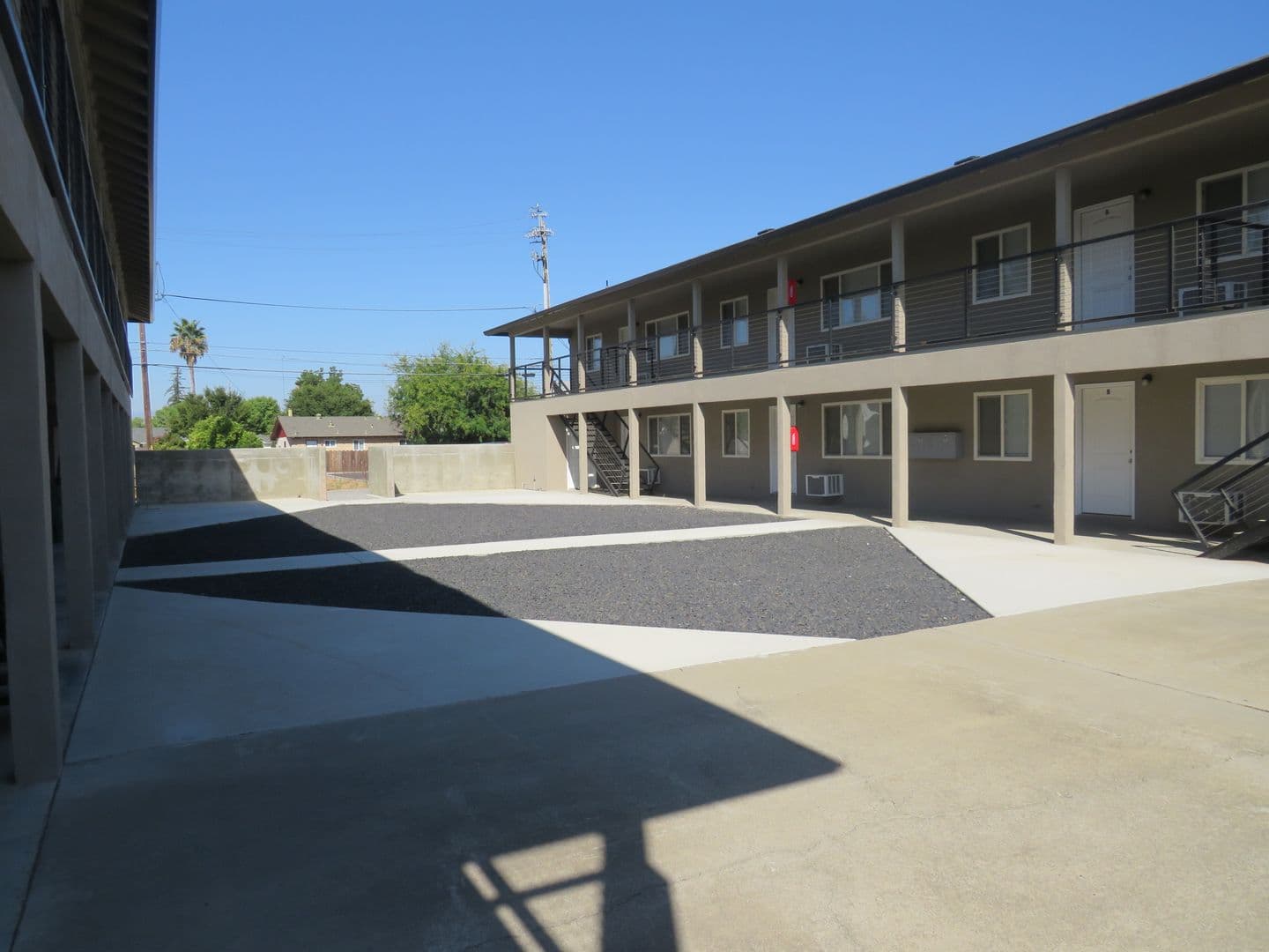 Willows Apartment: 337 N. Merrill Ave