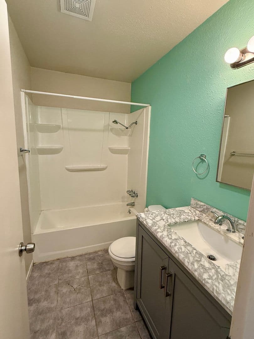 Orland House: 918 Cortina Dr.