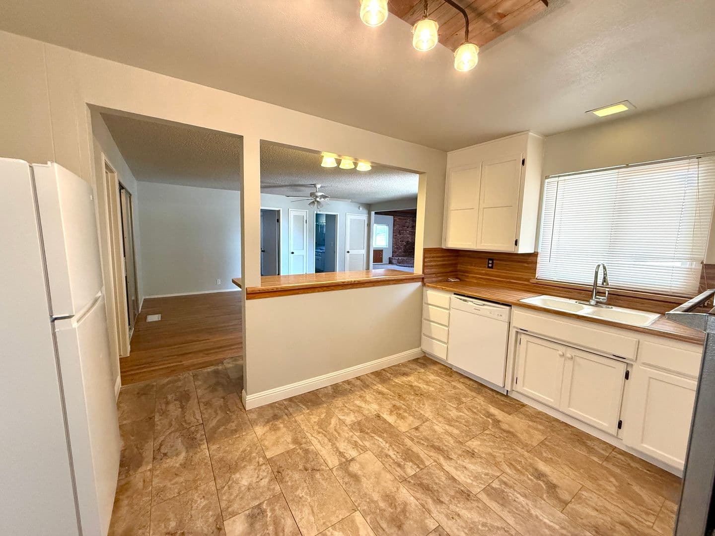 Willows House: 7498 Highway 162