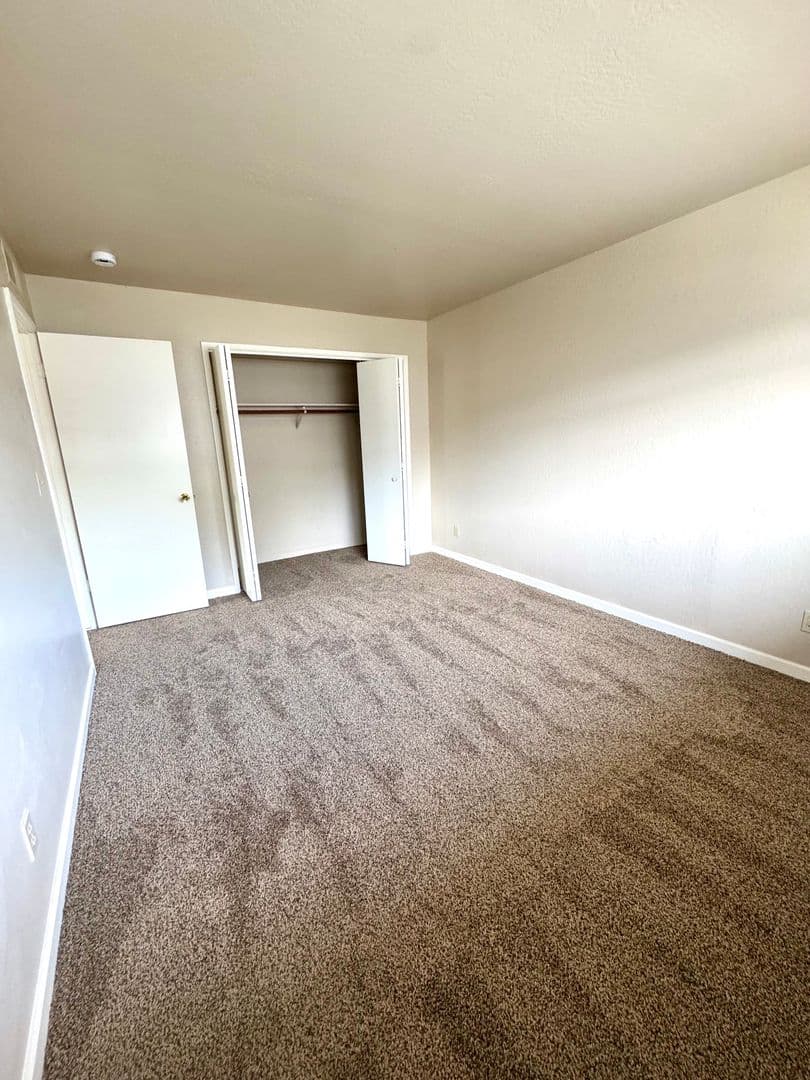 Willows Apartment: 266 S. Yolo Street