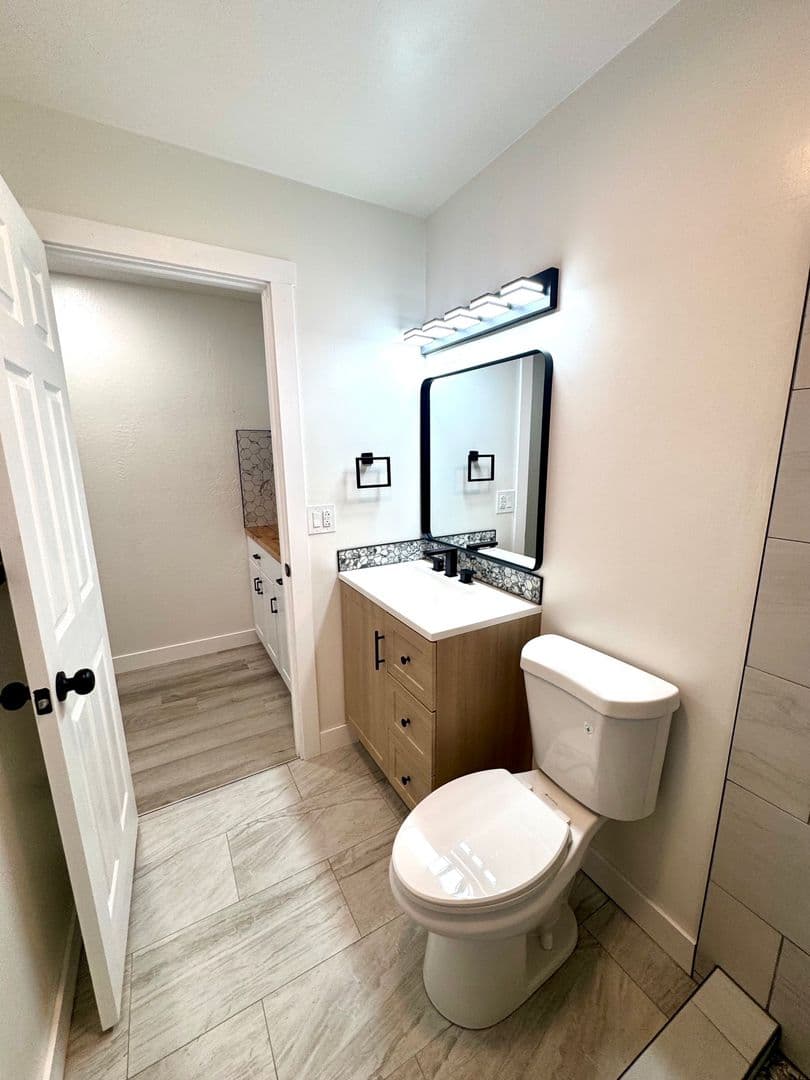 Willows Apartment: 334 N. Sonoma Street