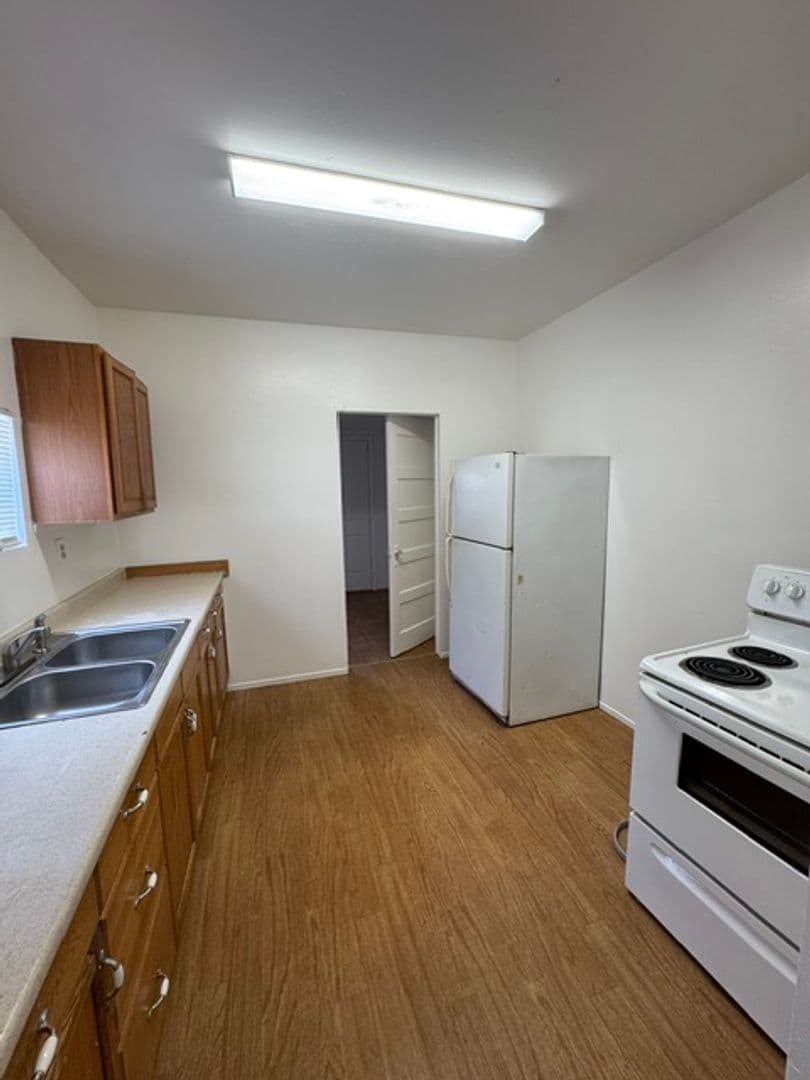 Willows House: 319 North Shasta Street