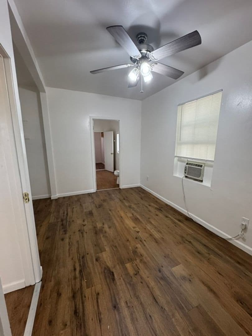 Willows House: 319 North Shasta Street