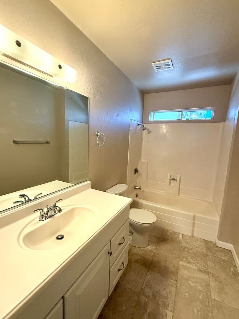 Willows Apartment: 266 S. Yolo Street