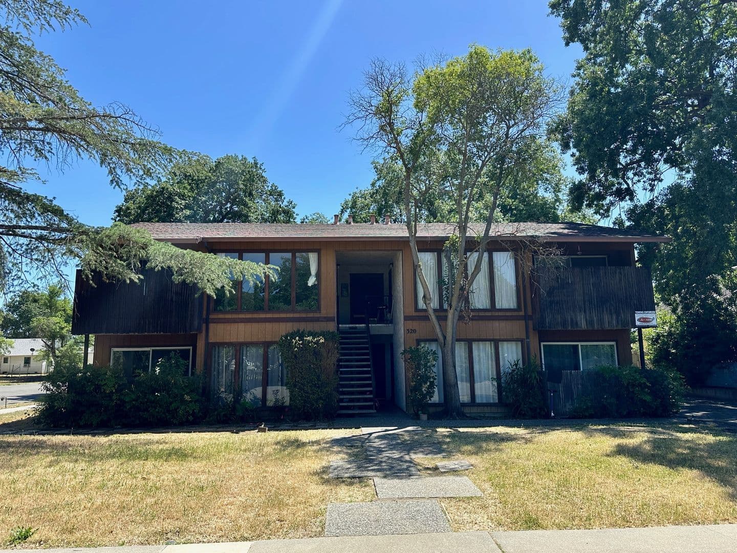 Willows Apartment: 320 Vine St.