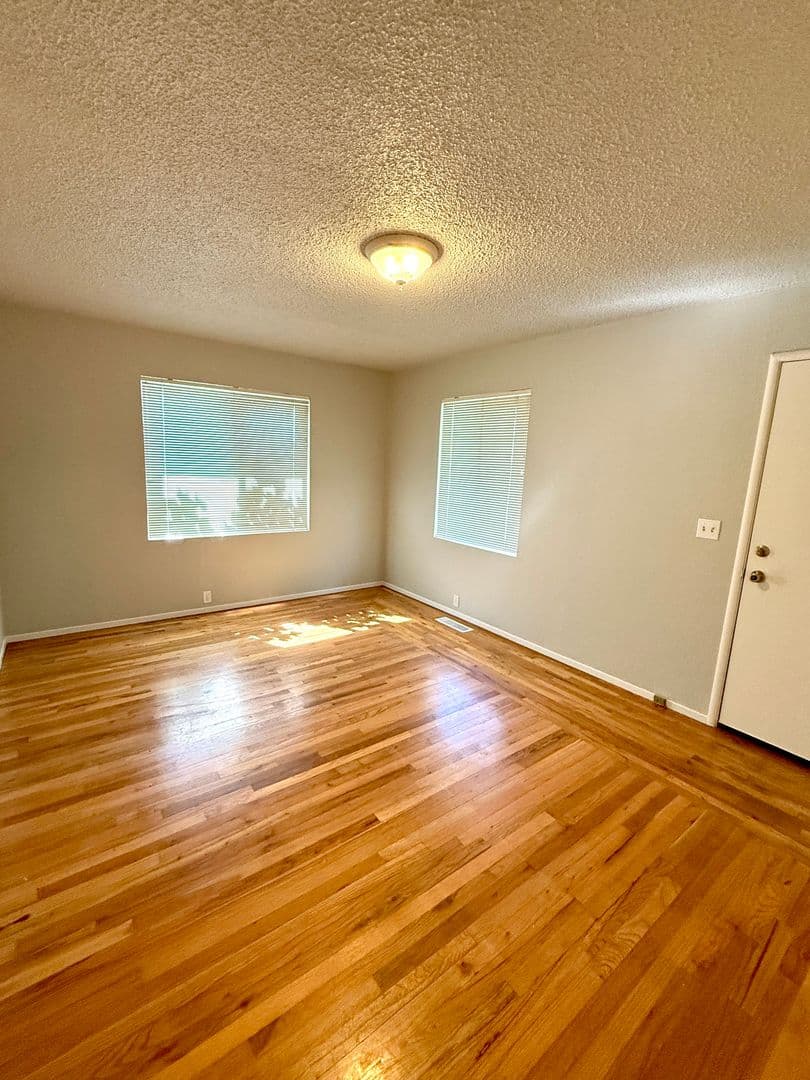 Willows House: 7498 Highway 162
