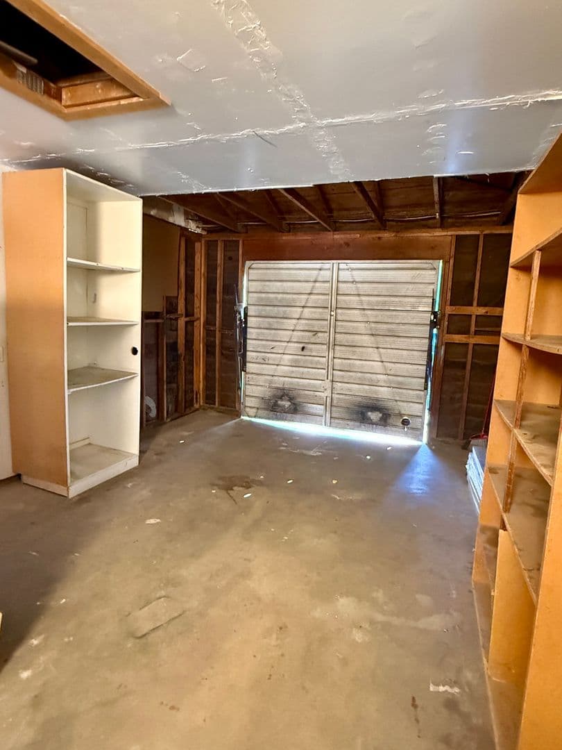 Orland House: 918 Cortina Dr.