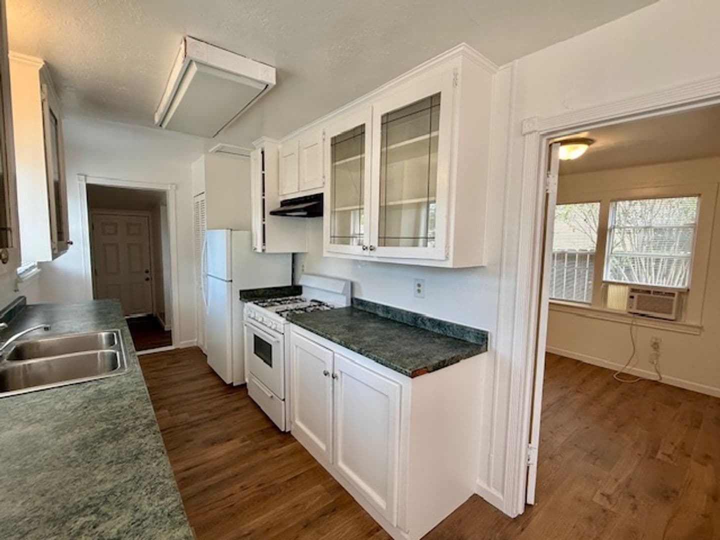 Willows House: 619 N. Plumas Street